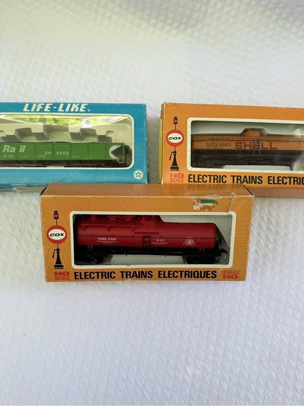 CO Red Fire Tank Car HO Scale Model